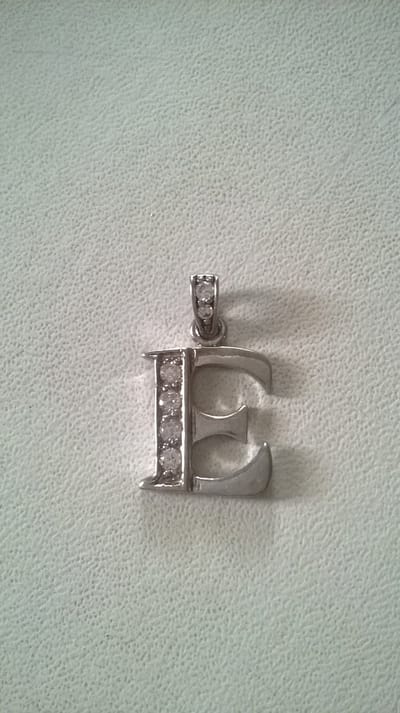 Gemstones-silver letterhanger E 925-sterling zilver met zirkonia