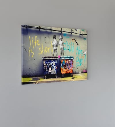 Canvas Schilderij - Banksy Art - Life Is Short - 150x100x2 cm