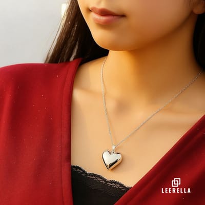 Leerella Stijlvolle Hart Locket Ketting Zilverkleur – Een Tijdloze Uitstraling met Persoonlijke Betekenis