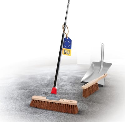 Novaliv kokosbezem 40 cm met steel kokosharen inclusief verzinkte veegset met rubberen lip bestaande uit stoffer en blik handveger bezem natuurharen Ideaal als werkplaatsbezem industriële bezem met steel