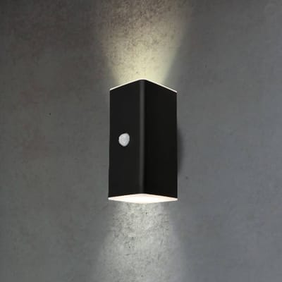BRILONER Kona - Wandlamp buiten - buitenlamp met bewegingssensor - Schemersensor - oplaadbare batterij - USB opladen - spatwater bescherming - 15,5 x 6,5 x 8,5 cm - Zwart