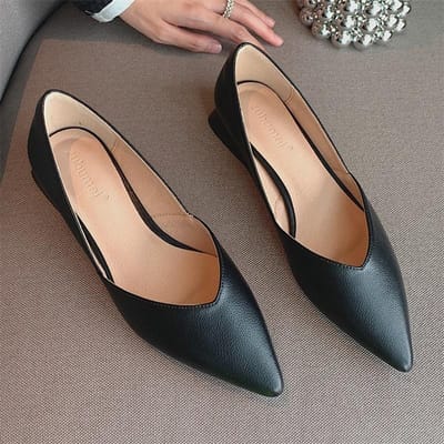 Damesschoenen van leer met lage hak Nieuwe schoenen met puntneus en dikke hak voor dames Koreaanse versie Eenvoudige effen schoenen voor dames 39 beige