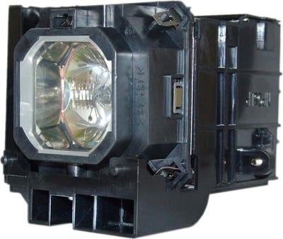 Beamerlamp geschikt voor de NEC NP3250 beamer, lamp code NP06LP 60002234. Bevat originele UHP lamp, prestaties gelijk aan origineel.