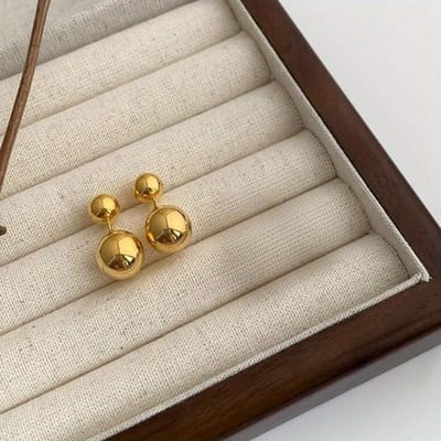 Modieuze Niche High-end Oorbellen, Coole Stijl Oorbellen, Dames Zomer 2025 Nieuwe Kleine Bal Gepersonaliseerde Oorbellen. goud