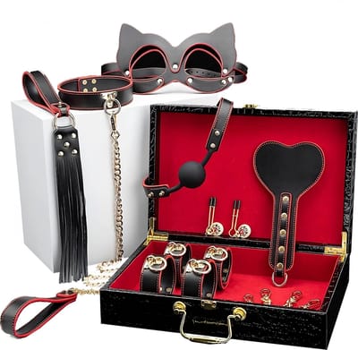 Zora Welles - BDSM set voor beginners - BDSM Extreem - BDSM Set Leer - BDSM Masker - BDSM Handboeien - BDSM Zweep - BDSM Set Mondbal met luxe opbergkoffer en meer!