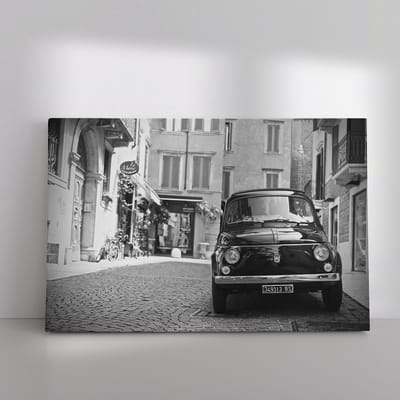 Canvas schilderij 40 x 30 cm - Foto Fiat 500 oldtimer in Italië zwart wit - Canvas doeken - Muurdecoratie woonkamer - wanddecoratie slaapkamer - Wanddoek interieur- Vintage canvas - fotolijsten