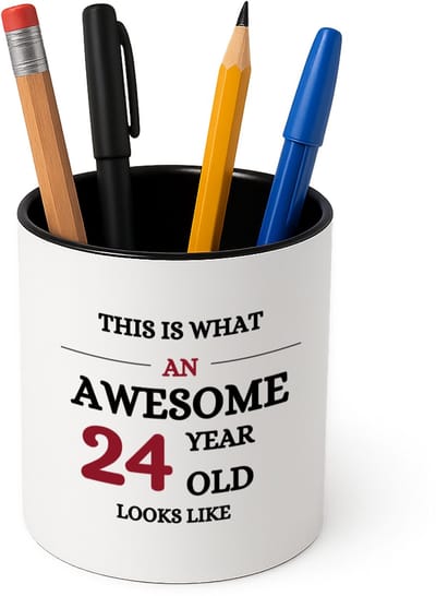 Hacebo® - This is what an awesome 24 year old looks like Pennenbakje - iemand die 24 jaar is geworden - pennenhouder - de jarige - verjaardagscadeau - kado - geschenk - gift - leuke verjaardagscadeau - felicitatie - Pennenbakje zwart