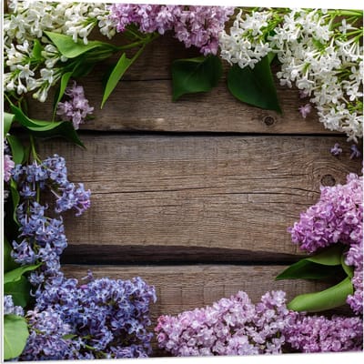 Forex - Bloemen langs de Randen op Houten Tafel  - 80x80cm Foto op Forex