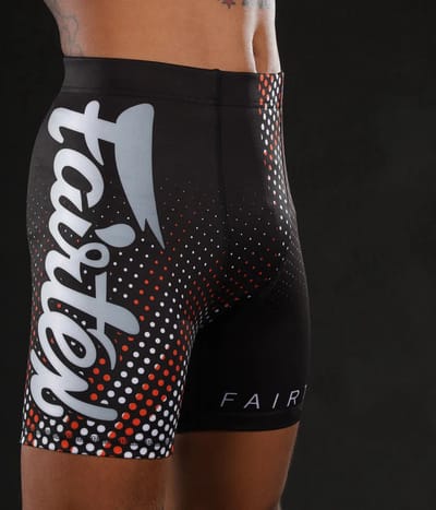 Fairtex CP9 Vale Tudo Shorts voor Heren - zwart/wit/oranje - maat M