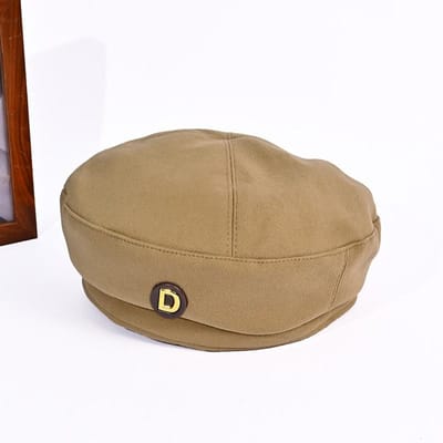 Koreaanse Versie Herfst en Winter Retro Hoed voor Vrouwen Metalen D label Baret Grote Hoofdomtrek Casual Veelzijdig Schildershoed Die Klein Gezicht Laat Zien One Size beige