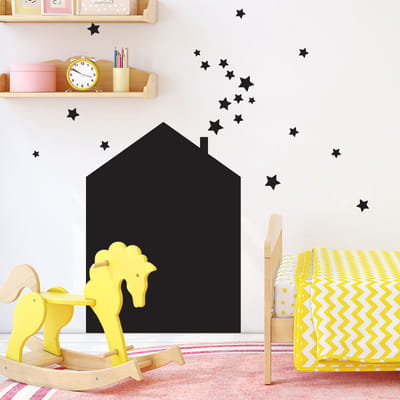 Schoolbord muursticker - uitwisbare zelfklevende muursticker - HUIS EN 20 STERREN + 4 VLOEIBARE KRIJTJES - 90x65cm