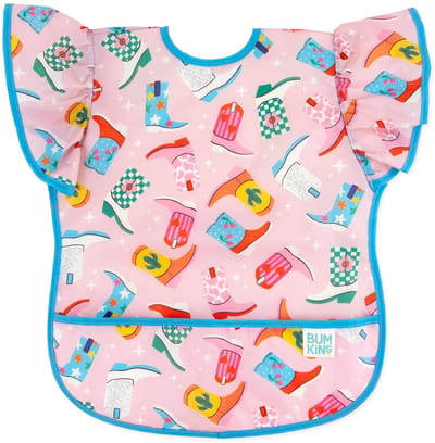 Bumkins Ruffle Apron Bib - Waterdichte Schortslab met Ruches - Knoeislab en Slabbetje voor Baby en Peuter - Machinewasbaar - BPA- en PVC-vrij - Boots Laarzen - Roze - 6-24 maanden