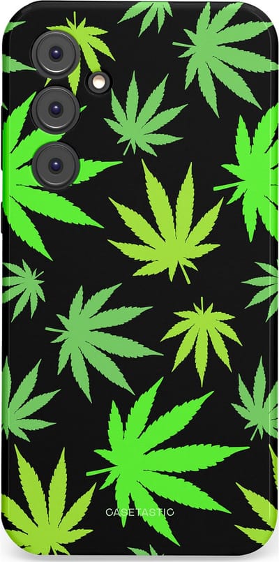 Casetastic Hoesje Geschikt voor Samsung A35 - Stijlvolle Beschermende Duo-layer Case - Cannabis