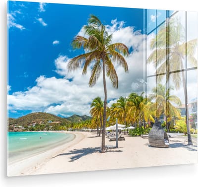 MuchoWow® Glasschilderij 160x120 cm - Schilderij acrylglas - Strand - Ligbed - Palmbomen - Foto op glas - Muurdecoratie woonkamer - Wanddecoratie slaapkamer - Schilderijen