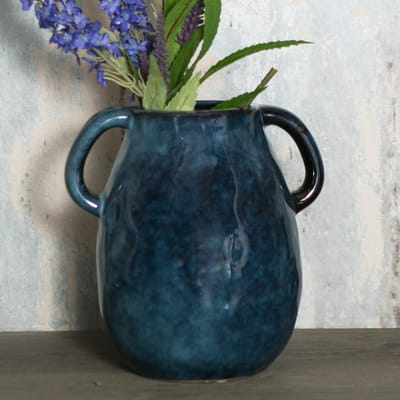 Famanu – Blauwe keramische vaas met twee handgrepen, moderne boerderijdecoratie in terracotta en aardewerk stijl