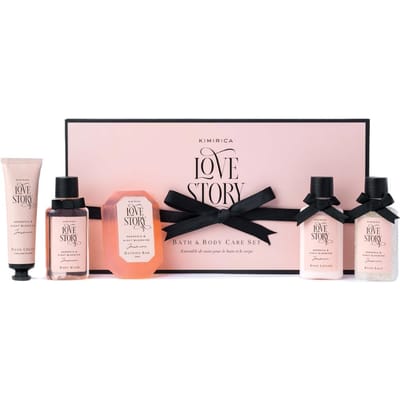 Kimirica Love Story Coffret Cadeau Luxe Bain et Corps | Sel de Bain, Gel Douche, Lait Corporel, Savon de Bain et Crème pour les Mains | Lot de 5 | Pour Hommes et F