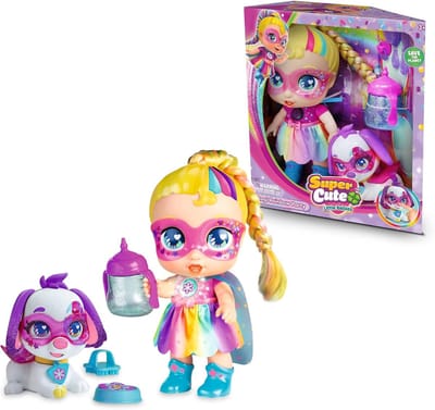 Schattige Baby Pop met Accessoires: Rainbow Superheldin met Haar dat van Kleur Verandert en Huisdier