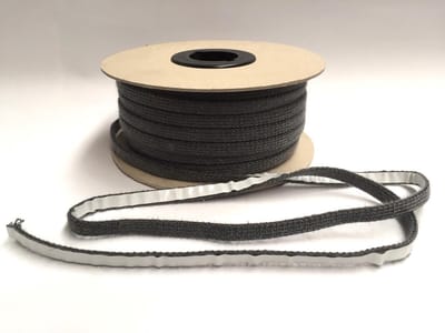 Kachelkoord plat 10 x 2 mm – 2,5 meter – zelfklevend glasvezel – ruitafdichting hout- & pelletkachel