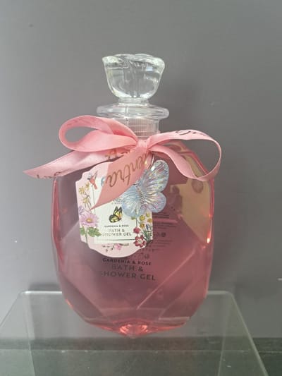 bad douche gel rozen - gardenia - 550 ml - leuk kado - geschenk voor verjaardag - moeder dag - kerst - vriendin