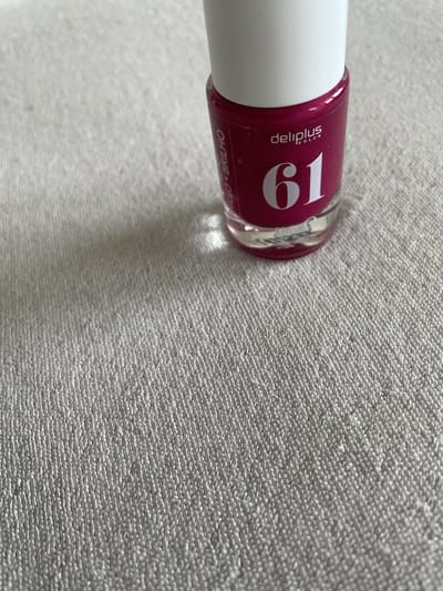Nagellak van Deliplus. Nr 61. Glanzend . Blijft lang zitten