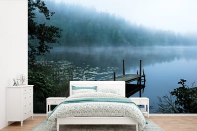 Behang - Fotobehang Natuur - Meer - Bos - Mist - Breedte 360 cm x hoogte 240 cm