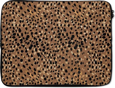 Laptophoes 17 inch - Dierenprint - Bruin - Zwart - Laptop sleeve - Binnenmaat 41x28 cm - Zwarte achterkant
