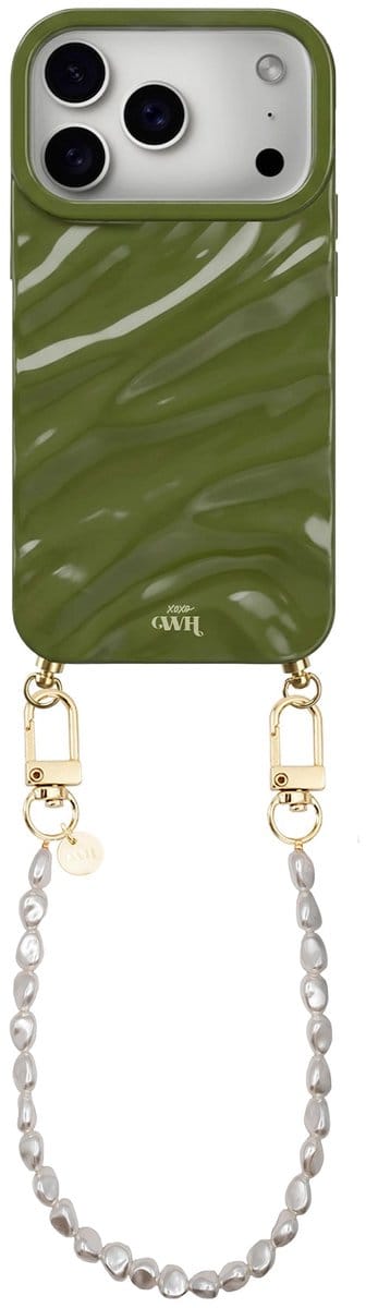 xoxo Wildhearts Glaze Cord Case Groen - Geschikt voor iPhone 17 Pro Max - Pearlfection - Kort koord - Glimmend siliconen telefoonhoesje met plooien - Dream hoesje met koord - Parelketting - Telefoonkoord