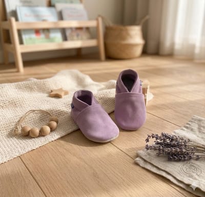 Stabifoot Babyslofjes – Zacht Leer – Cadeaudoos - Linnen zakje - Barefoot - LAVANDE 18-24