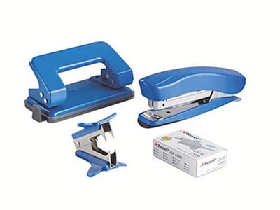Bureau set met nietmachine en perforator (verschillende kleuren)