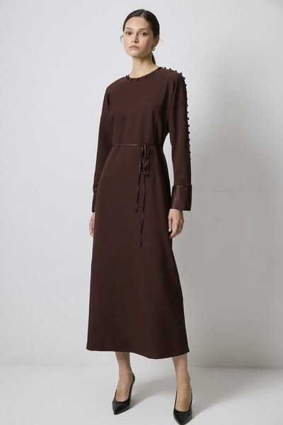 Touché Privé - Crêpe jurk met satijnen details - Bruin - Dames
