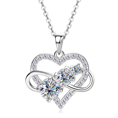Lumici® Exclusive | Infinity Heart Moissanite Ketting - 1.60 Carat Totaal - 1.0CT Hoofdsteen - GRA Gecertificeerd - Witgoud Gerhodineerd S925 - Luxe Liefdes Design - Voor Haar - Moederdag - Valentijnscadeau - Verrassing - Goud & Witgoud