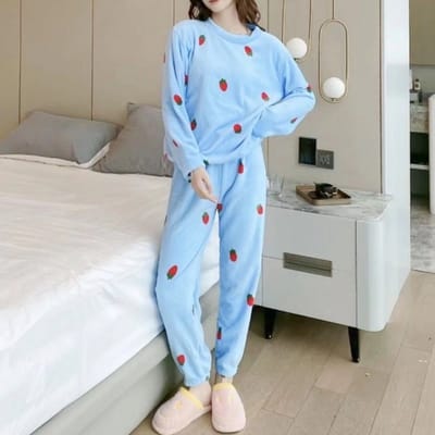 Lieve Vrouwen Pyjama Set 2 Stuks - Aardbei Pullover Top en Elastische Taille Broek - Warme Fleece Pyjama voor Herfst en Winter - One Size - Comfortabele thuiskleding