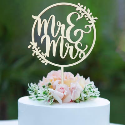 Dailygoods- Taartdecoratie Mr & Mrs - Taarttopper Bruiloft - Houten Decoratie - Meelaagse Taarten - Elegant Design - Duurzaam Materiaal