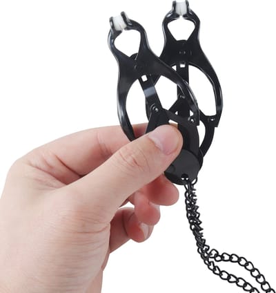 Banoch | Pinces de M. Noir | Clover Clamps - tepelklemmen zwart met ketting