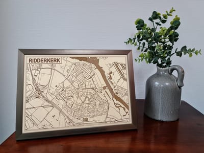 Decoratief Beeld - Houten Van Ridderkerk - Hout - Bekroned - Bruin - 21 X 30 Cm