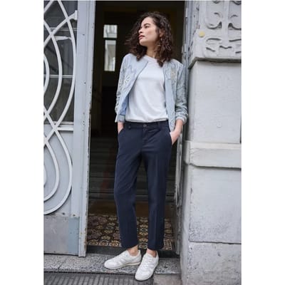 Mid Waist Slim Legs chino's in een casual fit