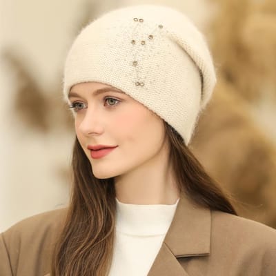 Chapeau d'hiver pour femme Mode Décorer Bonnet Chapeau d'hiver chaud pour femme Vêtement de rue décontracté Chapeau tricoté beige