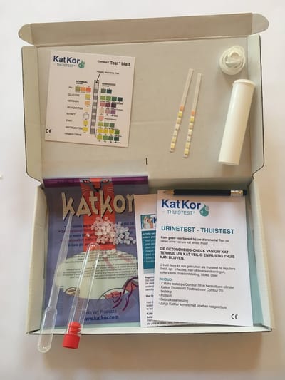 Katkor thuistest voor katten - Urinetest - 2x Thuis-test strips met 2x Katkor 200gr. (incl pipet en reageerbuis) - 2 Complete Sets - Brievenbuslevering - Urineonderzoek Kat - Test Blaasontsteking - Suikerziekte test - Detectie bloed en bacteriën