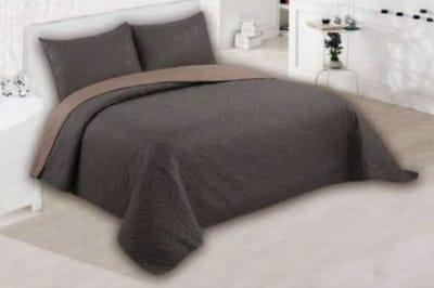 Homelux - Bedsprei - Luxe bedsprei - Bruin - Bedsprei 2 persoons - Bed sprei - 240x250 - 2x Kussensloop 50x70 - Bedsprei set - 3 delig