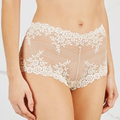 Wacoal Embracee short Kleur beige met kant Maat M