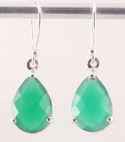 Zilveren oorbellen met groene onyx
