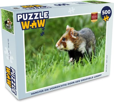 Puzzel Hamster die voorzichtig door een grasveld loopt - Legpuzzel - Puzzel 500 stukjes