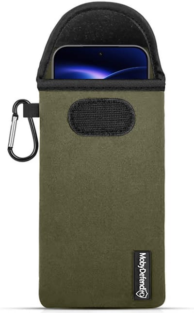 MobyDefend Hoesje - Geschikt voor Xiaomi 17 Ultra - Neopreen Pouch Met Karabijnhaak - Insteek - Riemlus - Groen