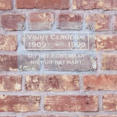 Glazen naambordje met naam en datums - grafbordje - datumbordje - naambordje - grafidentificatiebordje - grafdecoratiebordje