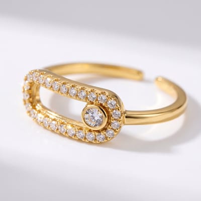 Lundholm Nella Ring Dames Goudkleurig – Premium Stainless Steel Gold PVD Plated – Verstelbare Fidget Spinner Ring / Anxiety Ring – Ring met Zirkonia Steentjes Ringen Dames met Steen – One Size – Scandinavisch Design