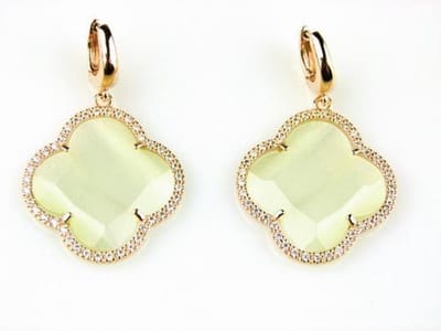 model Fiori groot gezet oorringen in zilver roos verguld parelmoer en cubic zirconia