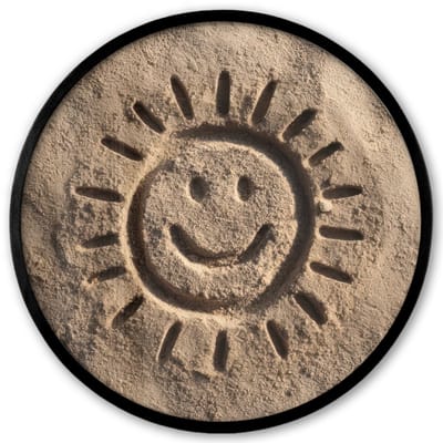 Poster in lijst Rond - Fotolijst 40x40 cm - Posters - Gezichtje - Zon - Zand - Getekend - Ronde posterlijst zwart - Decoratie - Wanddecoratie woonkamer - Muurdecoratie slaapkamer