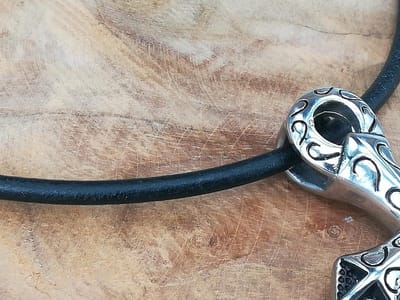 Ketting - Echt leer - L 45cm * D4mm - zwart , voor groot hanger. gratis RVS klem