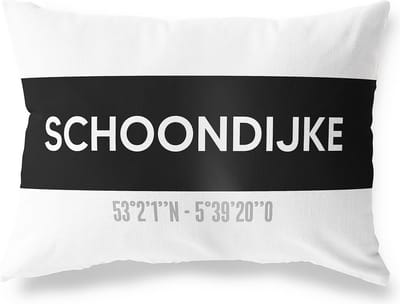 Tuinkussen SCHOONDIJKE - ZEELAND met coördinaten - Buitenkussen - Bootkussen - Weerbestendig - Jouw Plaats - Studio216 - Modern - Zwart-Wit - 50x30cm