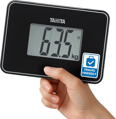s Werelds Kleinste Digitale Mini Personenweegschaal - Kleine Weegschaal - Reisformaat met Beschermhoes - Zwart - TANITA® HD-386